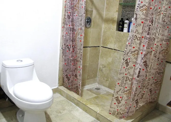 Apartamento 3 Recamaras, 4 Camas, 2 Baños, Estacionamiento *