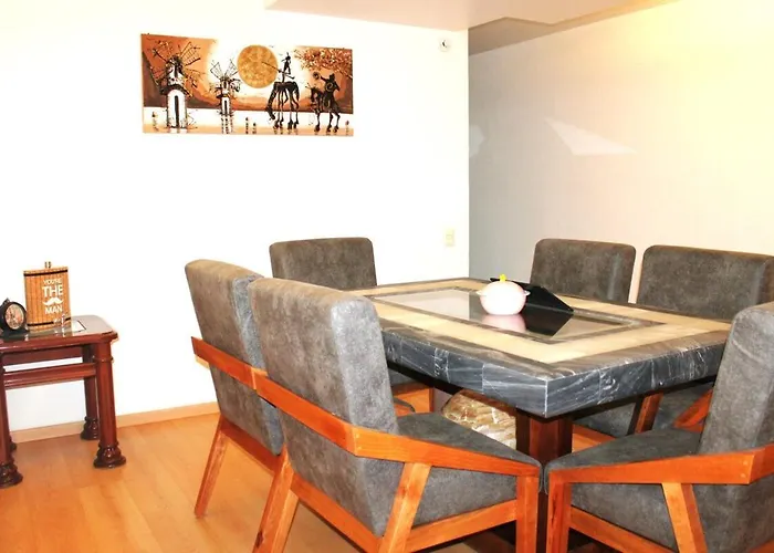 3 Recamaras, 4 Camas, 2 Baños, Estacionamiento Apartamento *