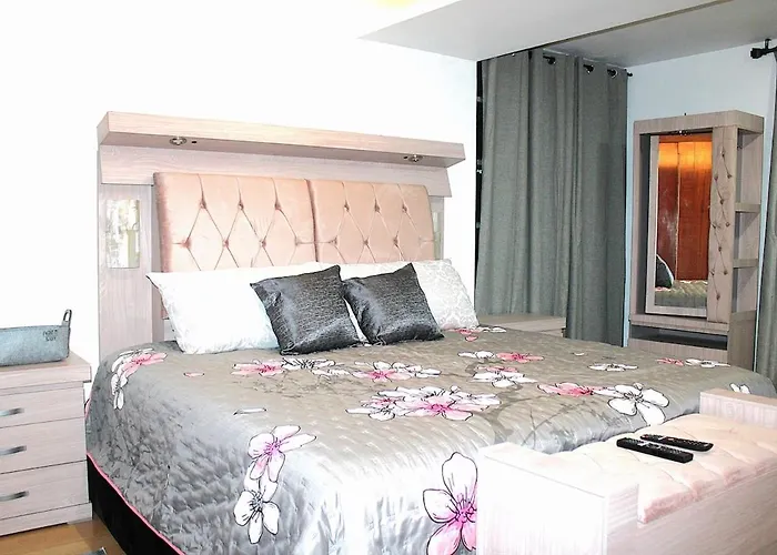 3 Recamaras, 4 Camas, 2 Baños, Estacionamiento Apartamento México DF